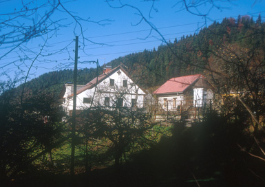 Srednji Dolič - Hiša in kapelica Srednji Dolič 30