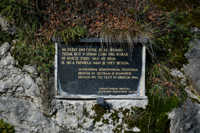 Brestanica - Spominska plošča izgnanim duhovnikom