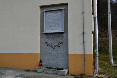Rožno - Spominska plošča padlim v NOB