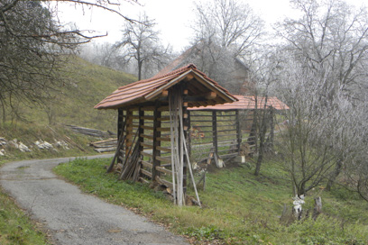 Rašica - Kozolec ob poti