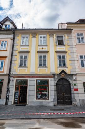 Ljubljana - Hiša Vodnikov trg 4