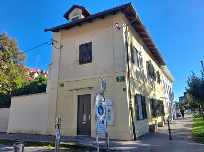 Ljubljana - Hiša Grudnovo nabrežje 13