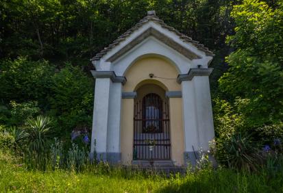 Podgrič - Kapelica ob cesti na Nanos