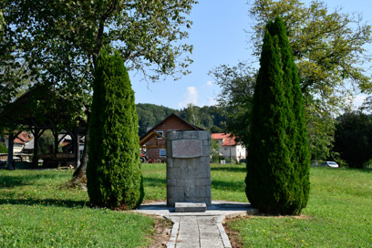 Črešnjevec pri Semiču - Spomenik bolnišnici