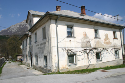 Razdrto - Dvorec