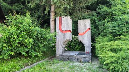 Idrija - Spomenik padlim v NOB in žrtvam vojnega nasilja na Cegovnici