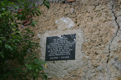 Srednja Kanomlja - Spominska plošča 2. Trnovski četi