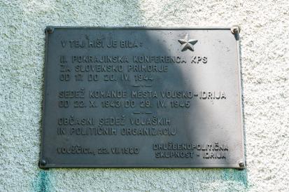Vojsko pri Idriji - Spominska plošča dogodkom v NOB