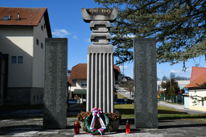Mokronog - Spomenik NOB