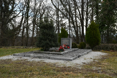 Sveti Vrh - Spomenik NOB