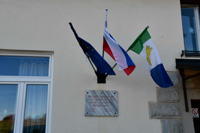 Dolnji Ajdovec - Spominska plošča NOB