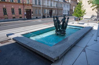 Ljubljana - Fontana Mladinsko kolo