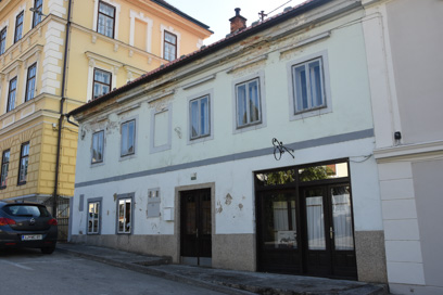 Metlika - Hiša Partizanski trg 3