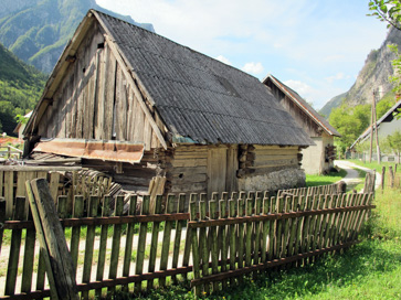 Trenta - Hlev pri hiši Trenta 35a