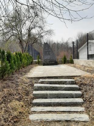 Britof - Spominsko znamenje padlim delavcem Oljarice