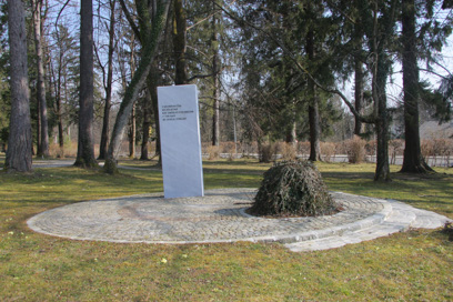 Golnik - Spomenik padlim in partizanski saniteti