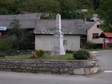 Gabrje pod Gorjanci - Spomenik NOB