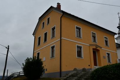 Bela Cerkev - Spominska plošča sodelavcem OF