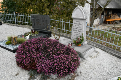 Veliki Slatnik - Grob družine Mach