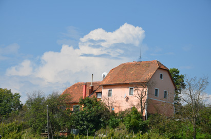 Majski Vrh - Tombahova zidanica