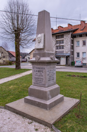 Črni Vrh nad Idrijo - Spomenik Frančišku Lampetu