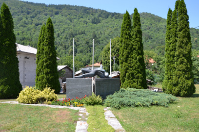 Čepovan - Spomenik padlim borcem NOB in žrtvam vojnega nasilja
