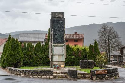 Grgar - Spomenik padlim borcem NOB in žrtvam vojnega nasilja