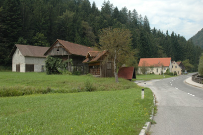 Bočna - Domačija Kropa 8, 10