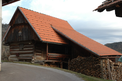 Knezdol - Kašča na domačiji Knezdol 31