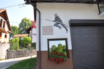 Dolenjske Toplice - Spominska plošča padlim gasilcem