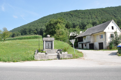 Gorenje Polje - Spomenik NOB
