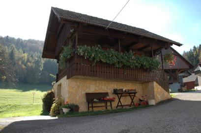 Dobovec - Hram na domačiji Dobovec 40