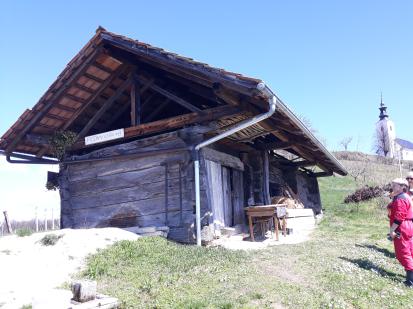 Vinji Vrh pri Beli Cerkvi - Hram pod cerkvijo sv. Janeza Krstnika