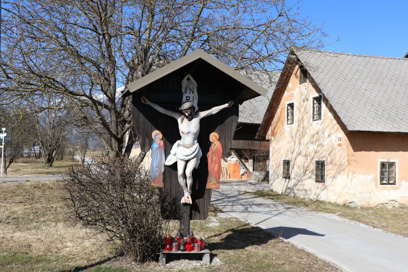 Zgornji Otok - Razpelo