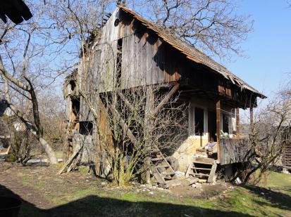 Letuš - Kašča s sušilnico za hmelj na domačiji Letuš 23