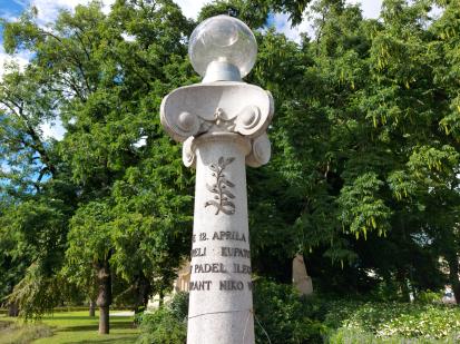 Ljubljana - Spominsko znamenje Niku Vurniku