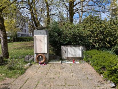 Ljubljana - Spominsko znamenje padlim v NOB na Vojkovi