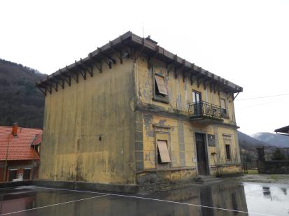 Idrija pri Bači - Šola