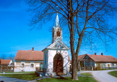 Krapje - Vaška kapela v Spodnjem Krapju