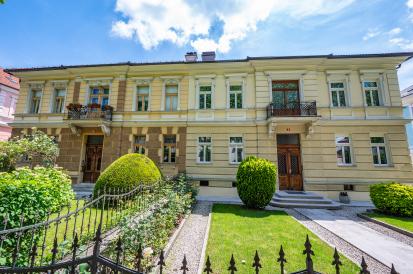 Postojna - Vili Ljubljanska 6 in 8