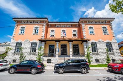 Postojna - Palača Gregorčičev drevored 3