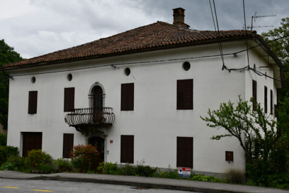Ročinj - Kmečki dvorec Ročinj 6