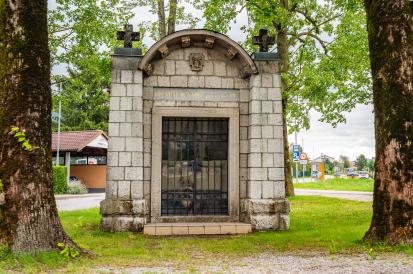 Cerknica - Spominska kapelica padlim v prvi svetovni vojni