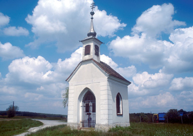Vrhovo - Gospodarsko poslopje na domačiji Vrhovo 44