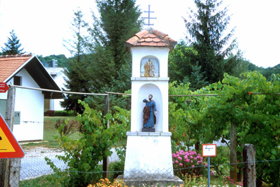 Podlehnik - Znamenje v vasi