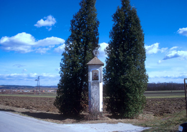 Ločič - Znamenje v križišču