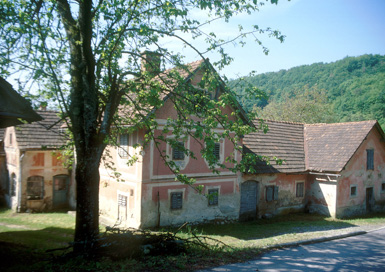 Grad - Domačija Bežan
