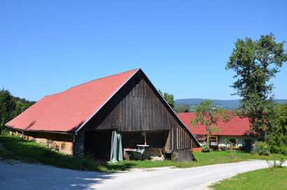 Urh - Domačija Zgornji Skrbijek