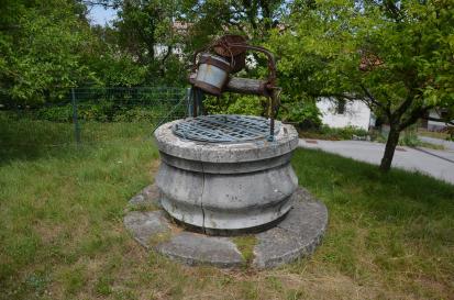 Gabrče - Komunski vodnjak