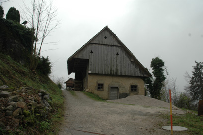 Podolnica - Gospodarsko poslopje na Sv. Urhu